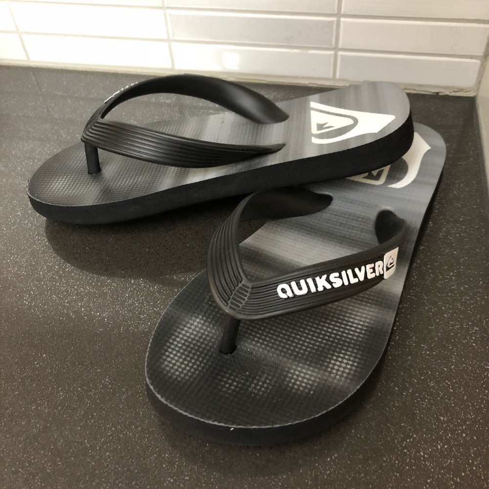 Quiksilver boys flipflops
